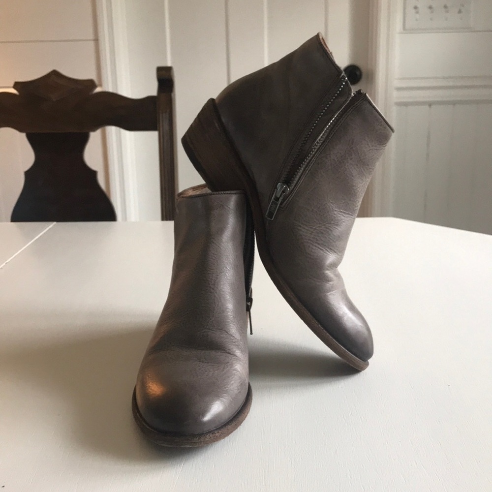 Frye Carson Piping Bootie